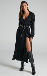 Donelli Midi Dress - Plisse Oversized Collared Shirt Dress in Black