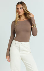 Tisdale Top - Boat Neck Long Sleeve Top in Mushroom