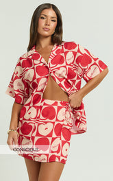 Vangie Shirt - Linen Look Short Sleeve Shirt in Red/Pink