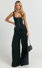 Xandria Top - Scoop Neck Hardware Zip Front Vest Top in Black