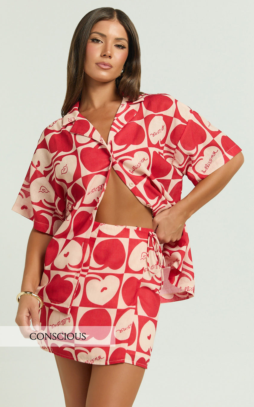Vangie Shirt - Linen Look Short Sleeve Shirt in Red/Pink